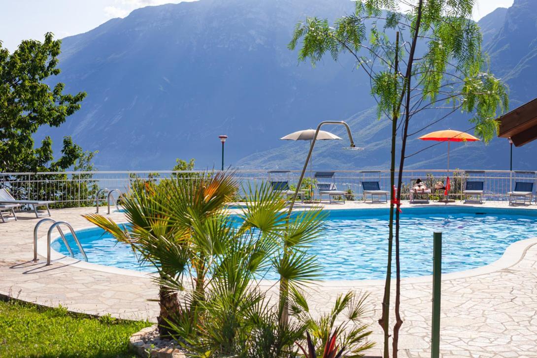 Residence Hotel Maxi Limone sul Garda Exterior foto